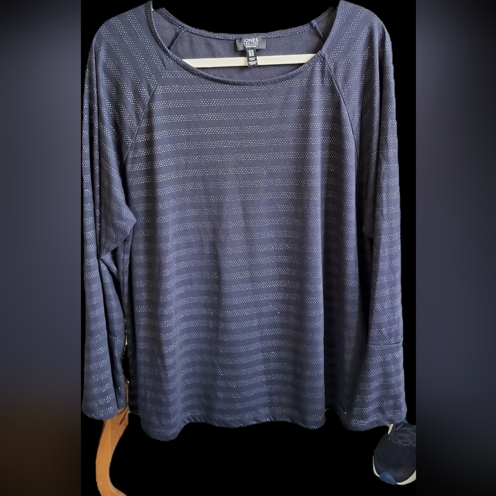 Jones New York Navy and White Patterned Top
